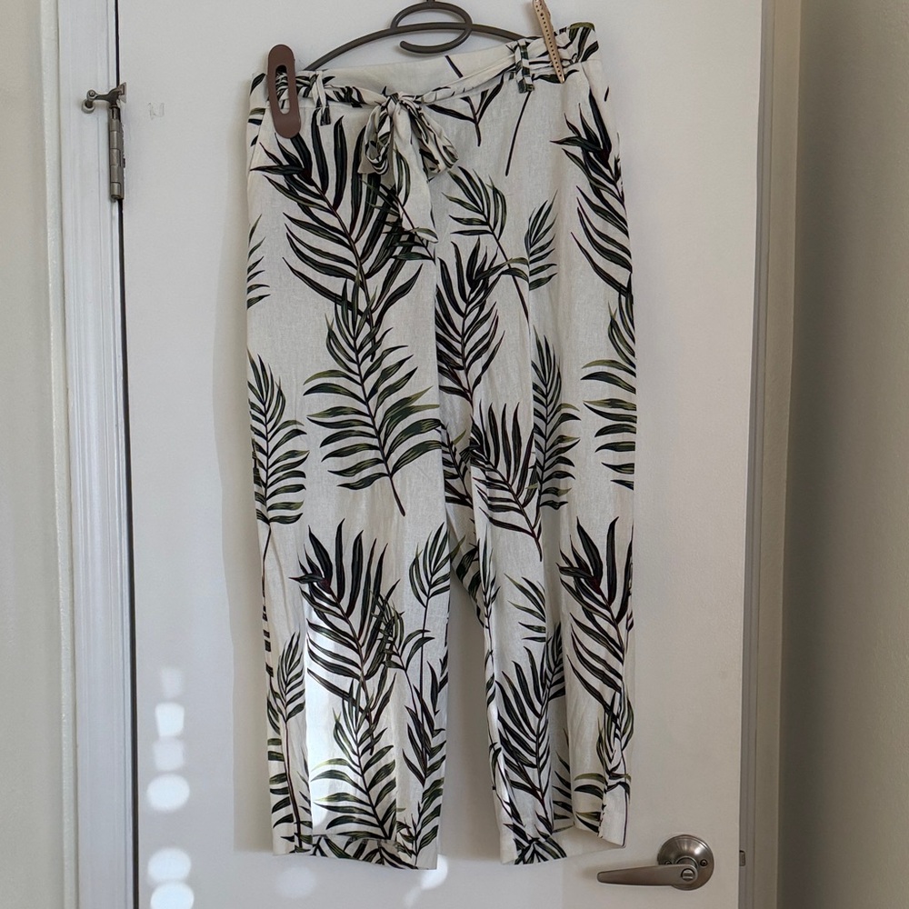 Leaf Print Wide-Leg Pants